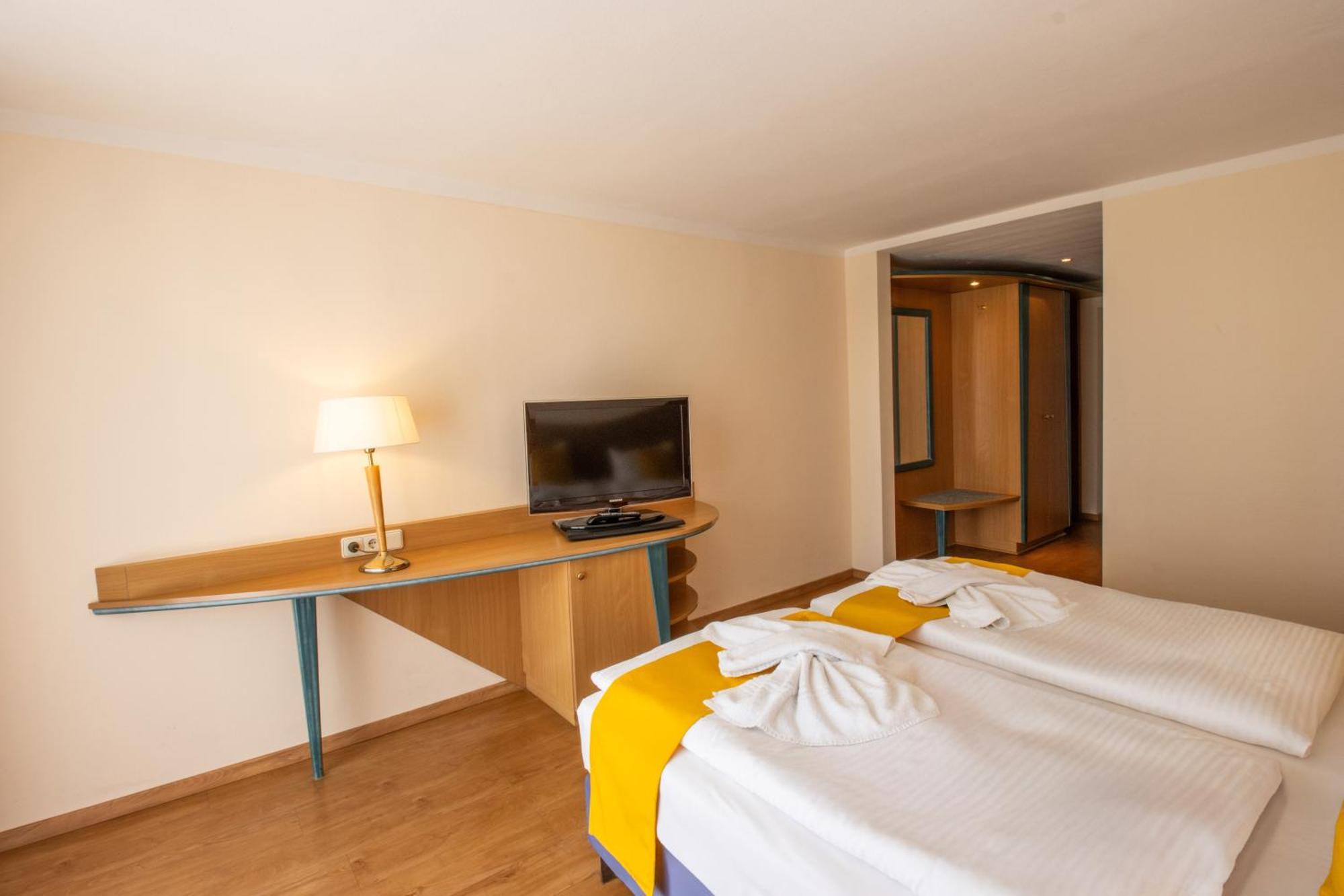 Seehotel Bollmannsruh 파베신 외부 사진